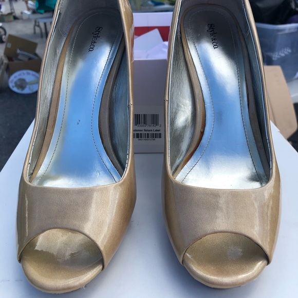 Sandals - Picture 3 of 4